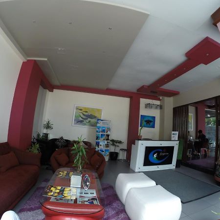 Surfview Raalhugandu Hotel Malé Buitenkant foto