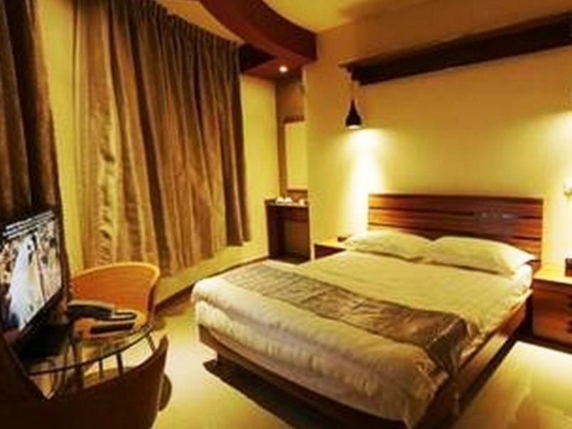 Surfview Raalhugandu Hotel Malé Buitenkant foto