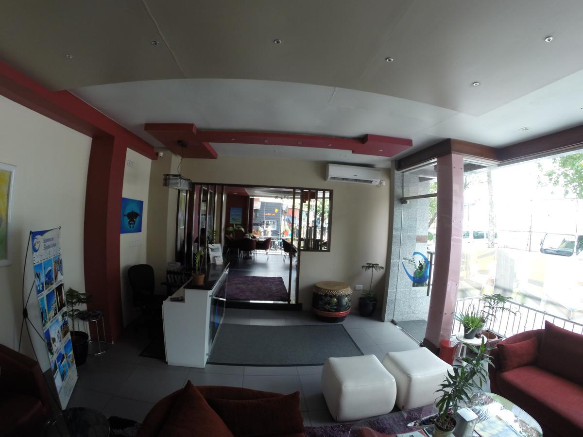 Surfview Raalhugandu Hotel Malé Buitenkant foto