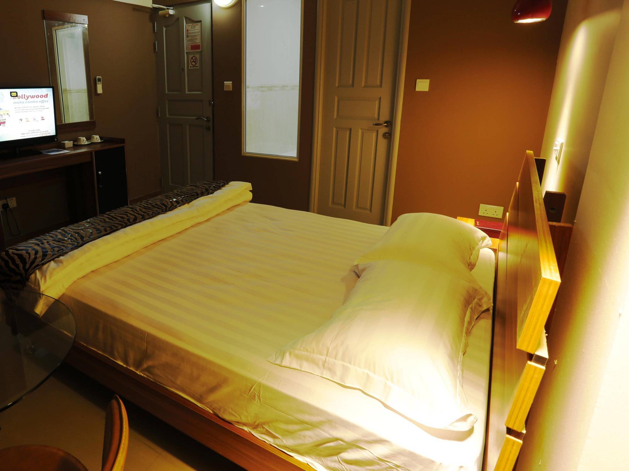 Surfview Raalhugandu Hotel Malé Buitenkant foto