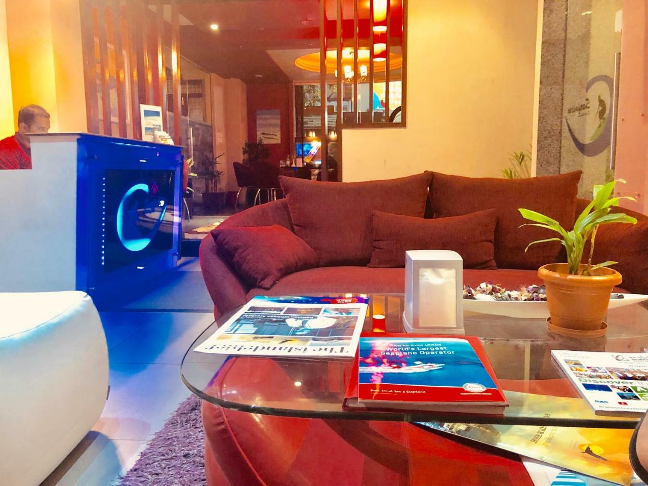 Surfview Raalhugandu Hotel Malé Buitenkant foto