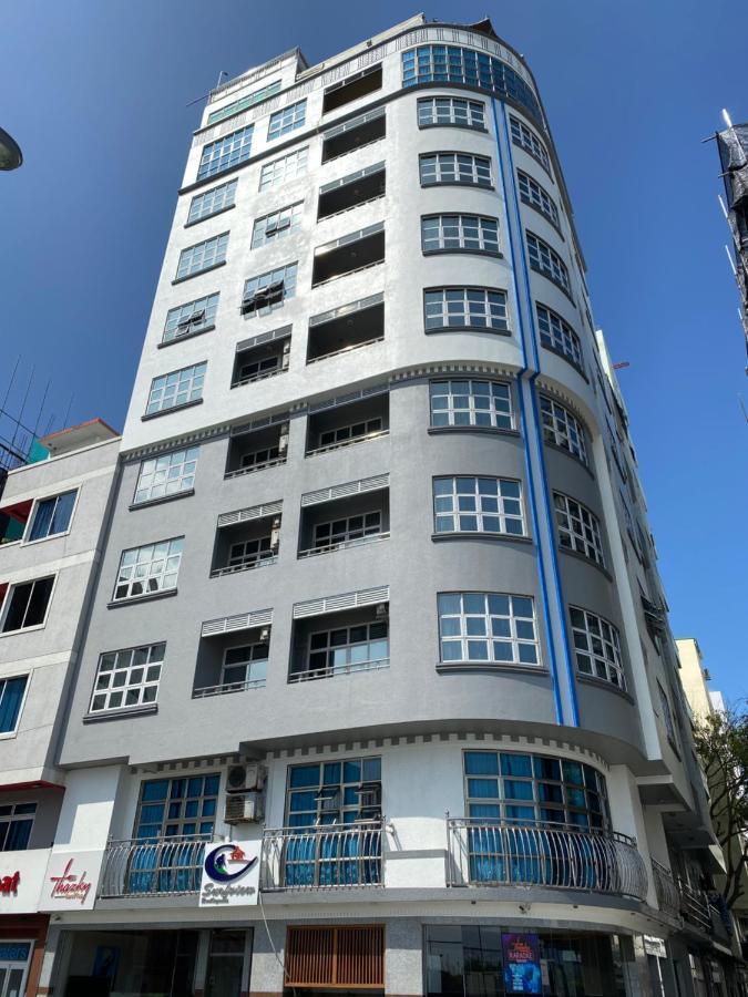 Surfview Raalhugandu Hotel Malé Buitenkant foto